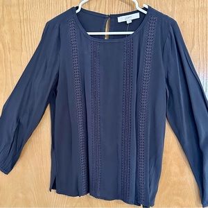 Pullover viscose 1 button back top.